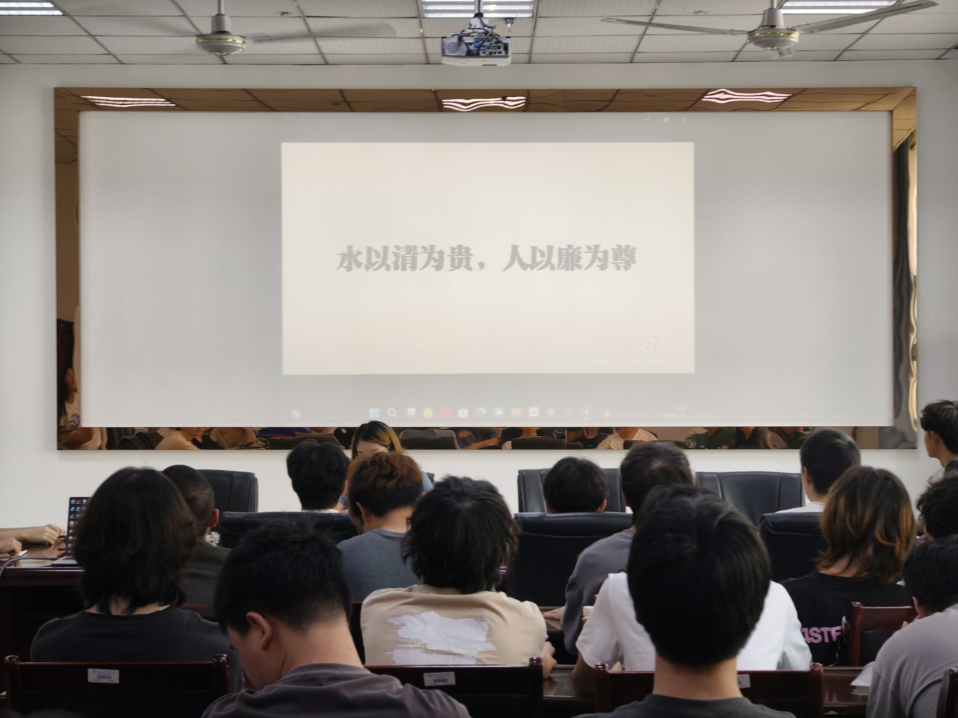 WglY_1717374512048039486.jpg WglY_1717374512048039486.jpg