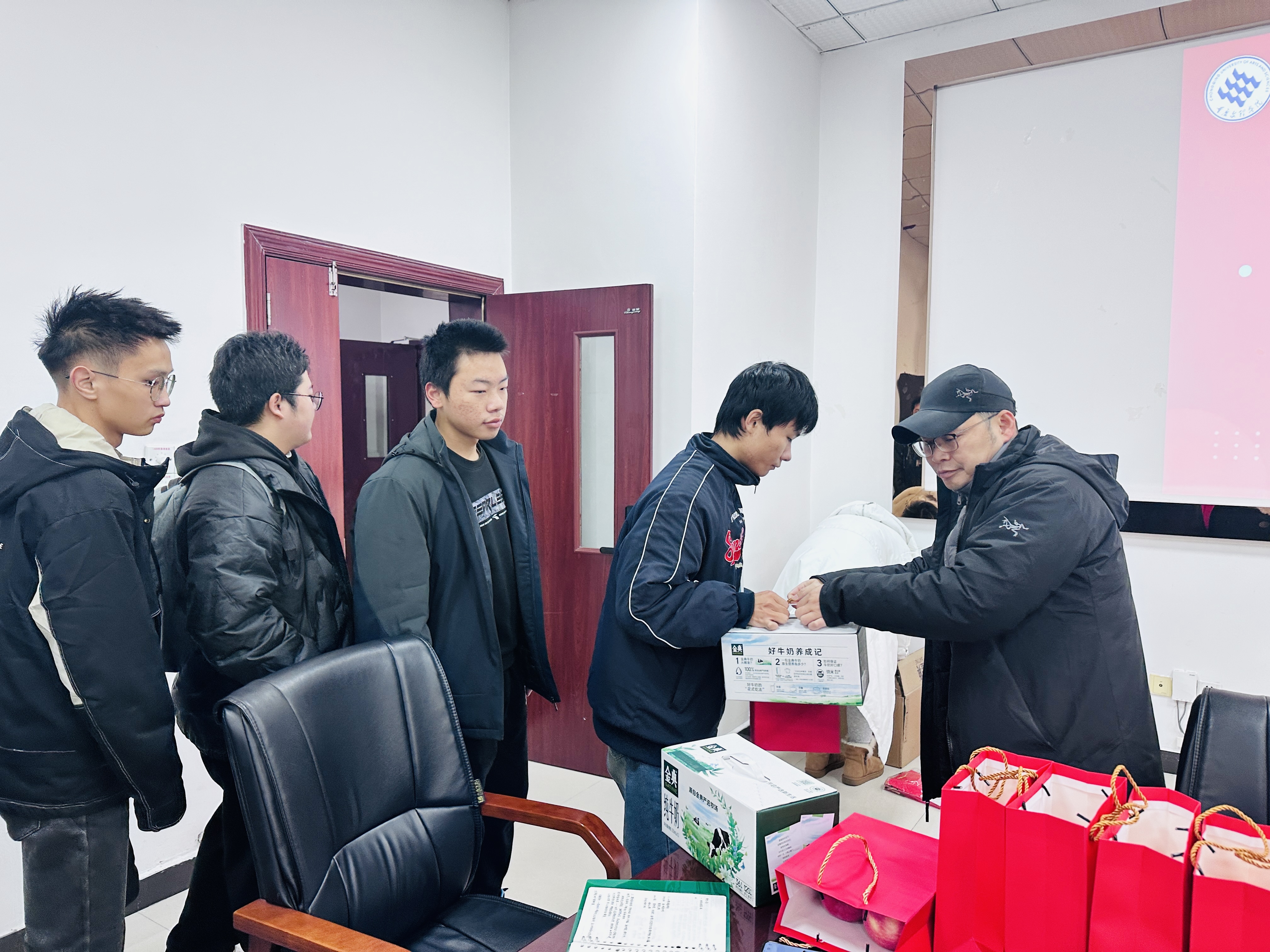 Acfi_1735179625659055710.jpg Acfi_1735179625659055710.jpg